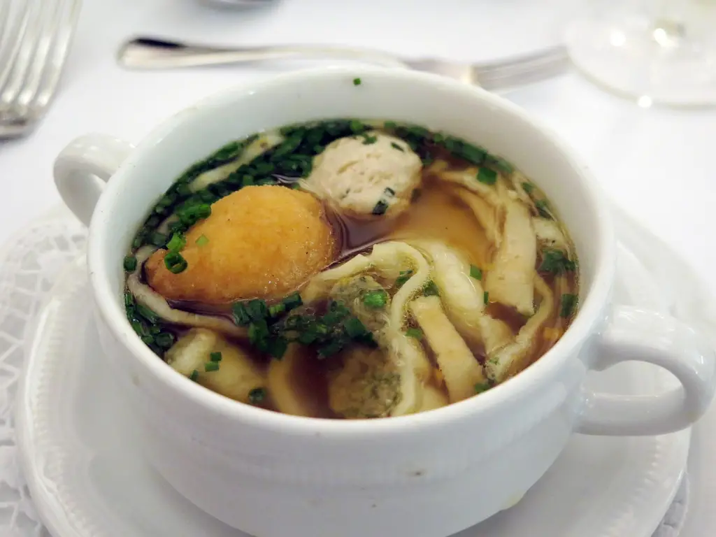 Hochzeitssuppe