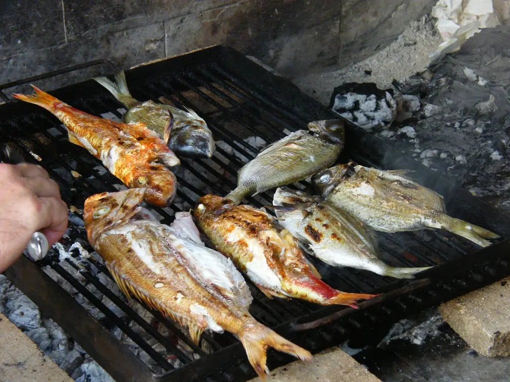 Besugo a la donostiarra, San Sebastián, İspanya