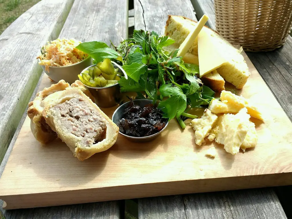 Ploughman's lunch