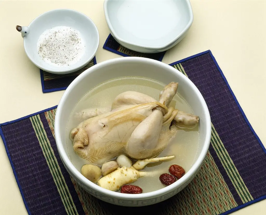 Kaesong ginsengli tavuk çorbası