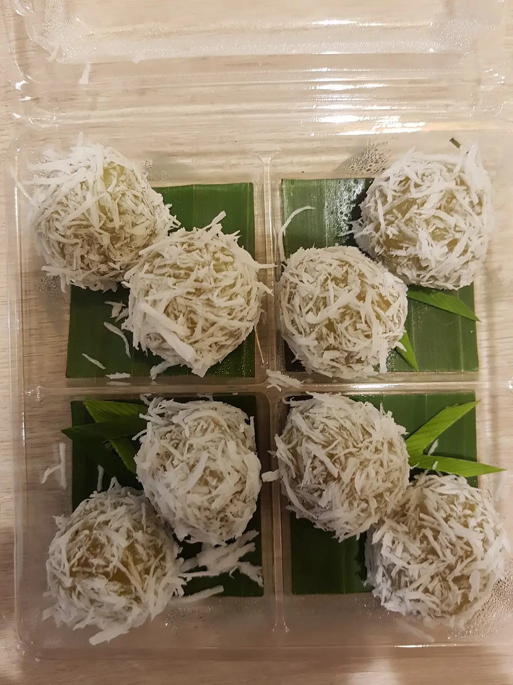 Khanom tom
