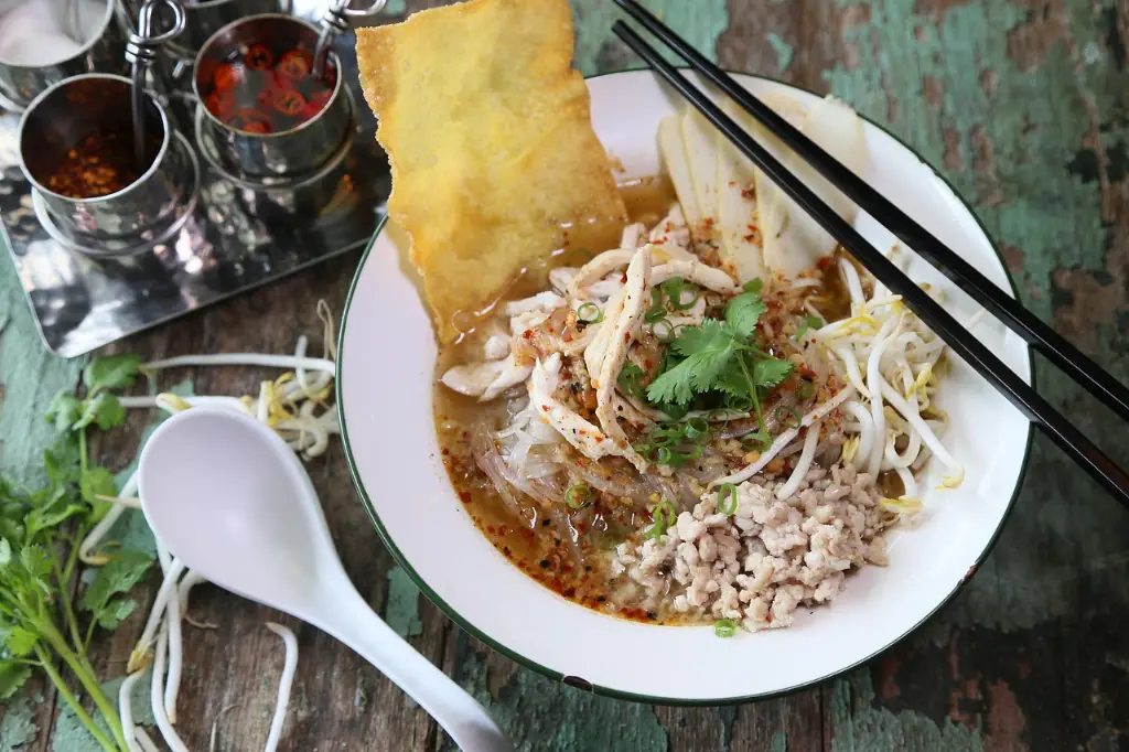 Kuay teow tom yum